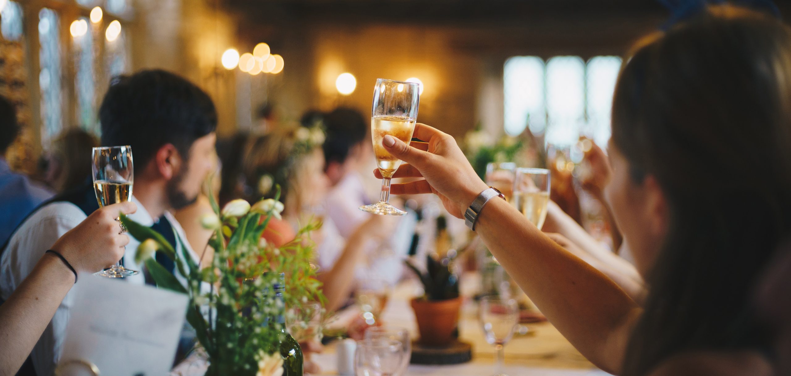 Why A Magic Wedding Emcee Is The Perfect Host For Your Big Day